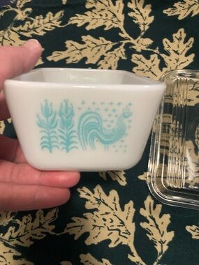 Pyrex white milk glass refrigerator storage dish. Lid chipped but not noticeable